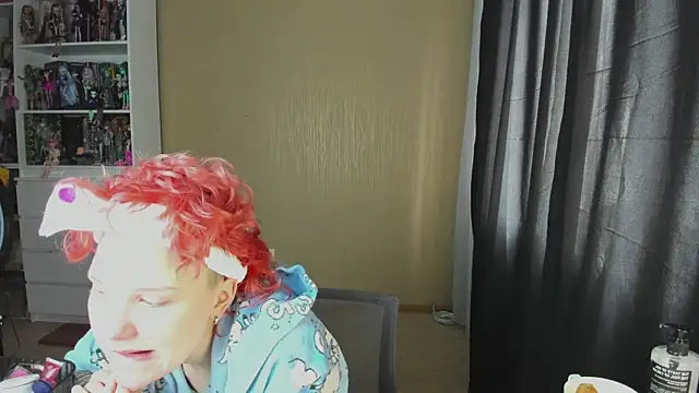 School Love online show from 19, 4, 2026