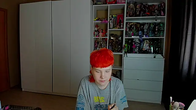 School Love online show from 5, 6, 2026