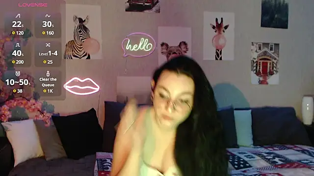 Fluffy Tiffy online show from 5, 2, 2025