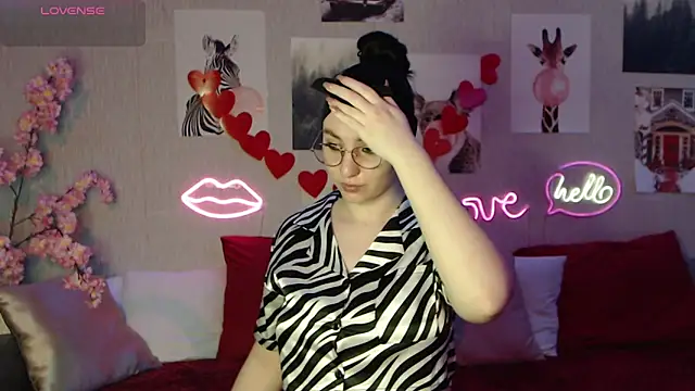 Fluffy Tiffy online show from 15, 2, 2025