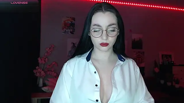 Fluffy Tiffy online show from 13, 3, 2025