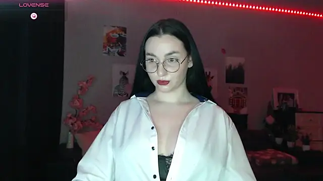 Fluffy Tiffy online show from 19, 3, 2025