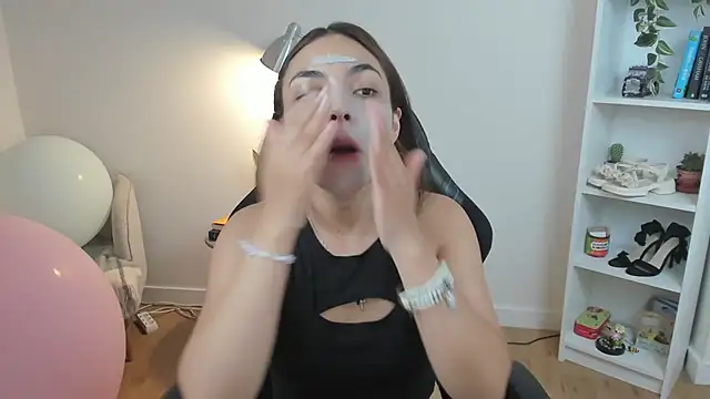  BellaEvans  online show from 11, 9, 2025