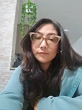 Mia Ruiz online show from 3, 3, 2025