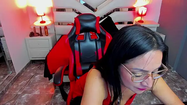 KateTompson  online show from 27, 11, 2025