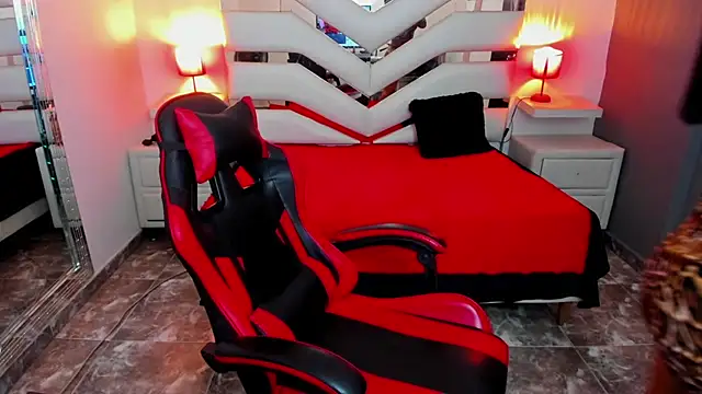 KateTompson  online show from 16, 12, 2025