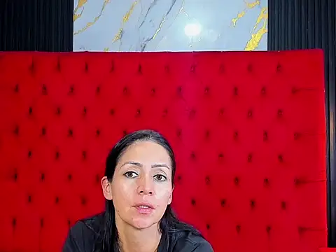 Snapshot of KateTompson_ chatting on 7, 6, 2026 KateTompson online show from 7, 6, 2026