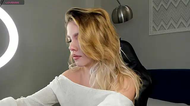 Snapshot of Anna_Robinson chatting on 21, 1, 2025 Anna Robinson online show from 21, 1, 2025