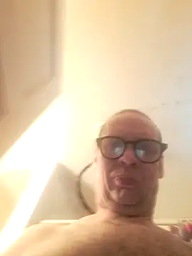 fastesttongue1680 online show from 6, 2, 2025