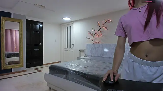 charolbruce 1 online show from 27, 4, 2026