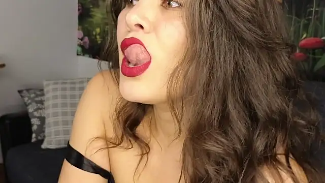 MadameDeFeu online show from 17, 9, 2025