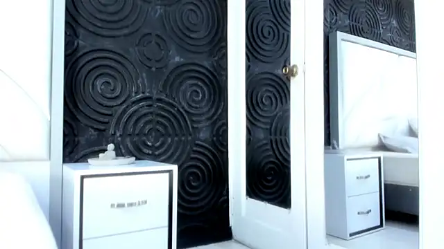 AbigailWilliams  online show from 3, 11, 2025