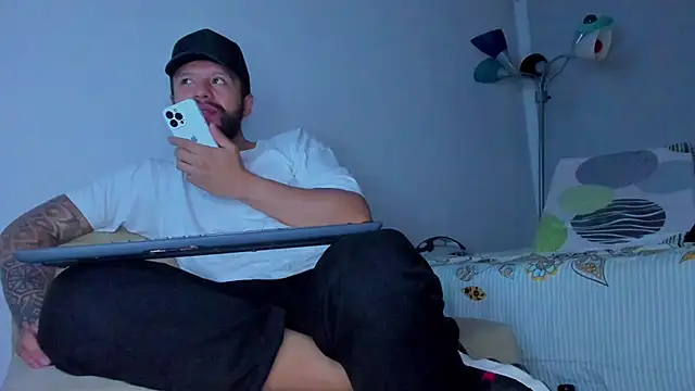 Snapshot of ToonyDee chatting on 23, 3, 2025 ToonyDee online show from 23, 3, 2025