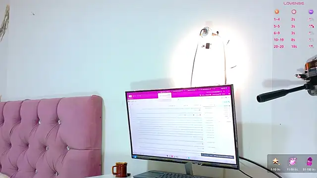 Gaby Vegaa online show from 2, 12, 2025