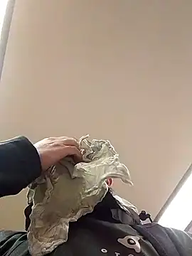 Snapshot of openlegsforyou chatting on 20, 11, 2025 openlegsforyou online show from 20, 11, 2025