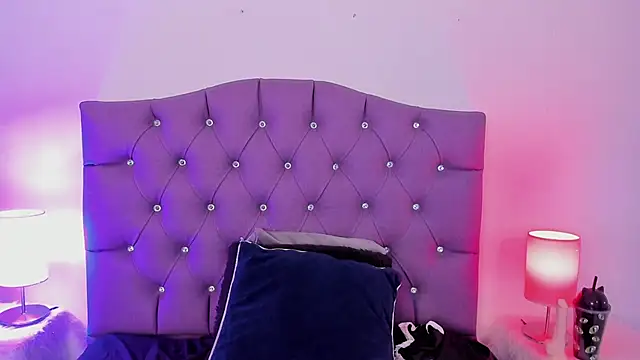 Nyx nayla online show from 6, 1, 2025