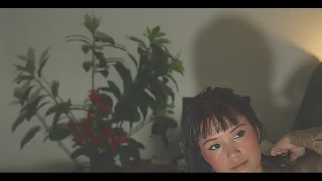 Snapshot of LorenRosse chatting on 6, 5, 2026 LorenRosse online show from 6, 5, 2026