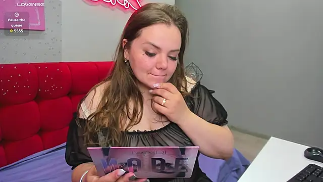 Snapshot of MonikaCharming chatting on 5, 6, 2026 MonikaCharming online show from 5, 6, 2026