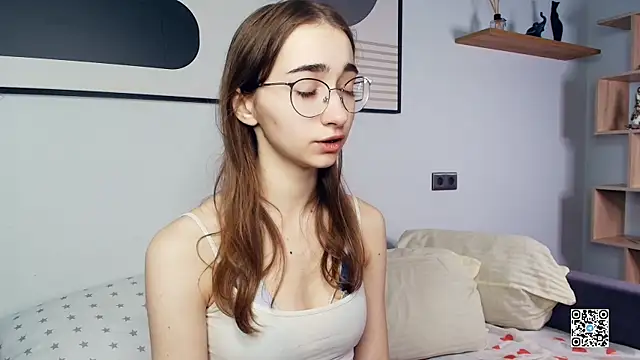 PollyBeev online show from 22, 10, 2025