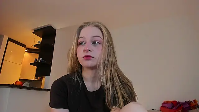 Snapshot of MiaMews chatting on 7, 10, 2025 MiaMews online show from 7, 10, 2025