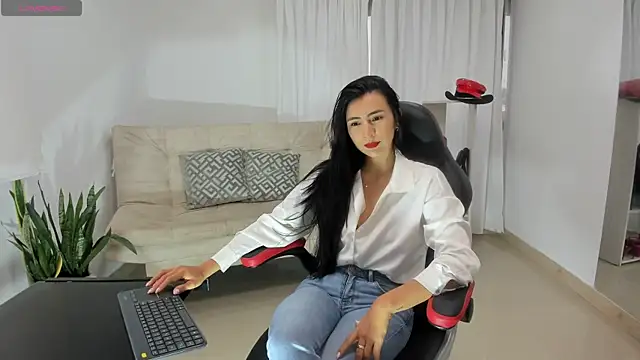 coniie jhons online show from 13, 2, 2026