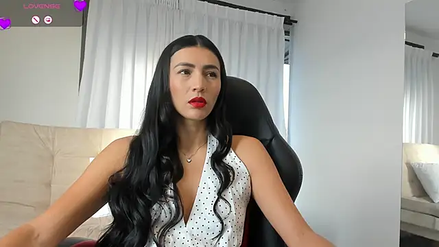 Snapshot of coniie_jhons chatting on 15, 5, 2026 coniie jhons online show from 15, 5, 2026