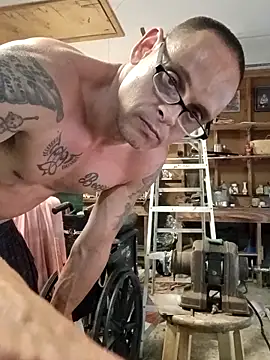 Buffshagswell online show from 8, 9, 2025