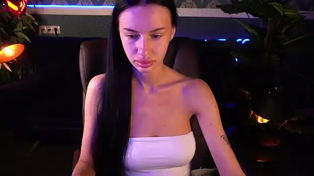 Snow WhiteeeX online show from 10, 9, 2025