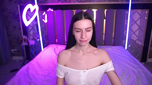 Snow WhiteeeX online show from 5, 3, 2026