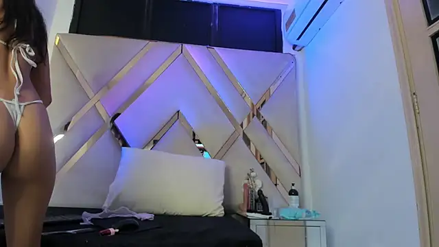 ninaht online show from 26, 1, 2025