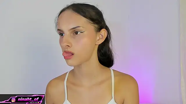 ninaht online show from 22, 4, 2026