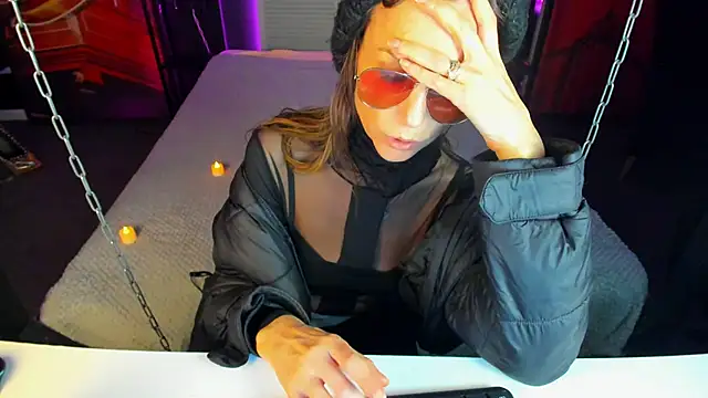 Snapshot of Elizabe_th chatting on 18, 2, 2025 Elizabe th online show from 18, 2, 2025