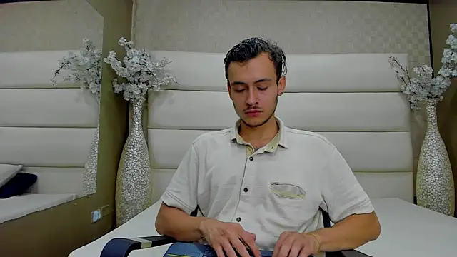 Desmon Clark online show from 6, 2, 2025