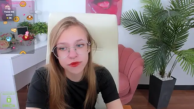 LayriantaVee online show from 22, 9, 2025