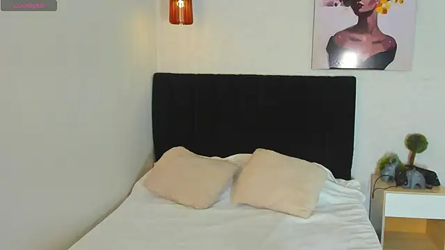 Scarlett  bell online show from 17, 9, 2025