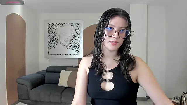 Snapshot of AmberFarrell chatting on 4, 6, 2026 AmberFarrell online show from 4, 6, 2026