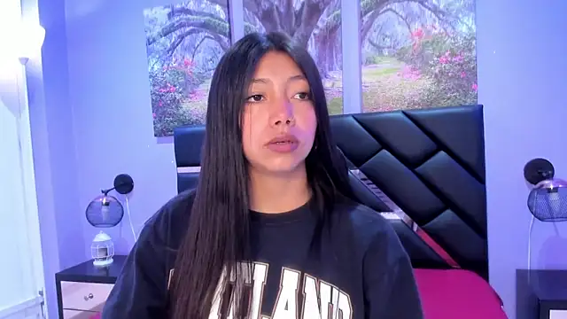 KimberlyVillaLobos online show from 13, 11, 2025