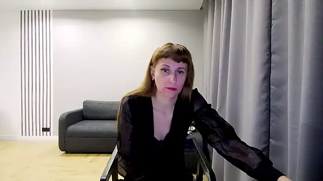 Snapshot of Daniella_Lorente chatting on 4, 1, 2025 Daniella Lorente online show from 4, 1, 2025