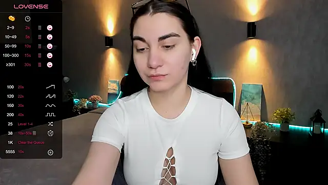 hannacheekss  online show from 6, 2, 2025