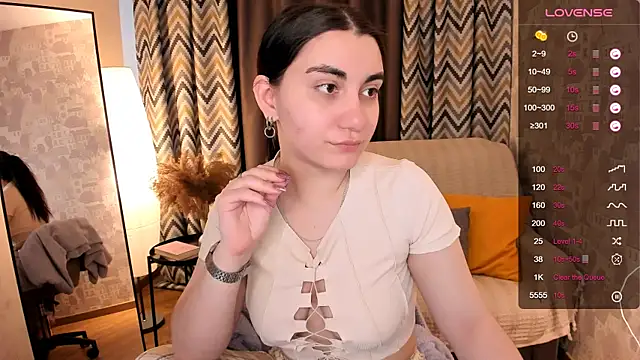 hannacheekss  online show from 11, 3, 2025