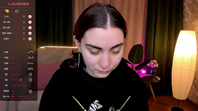 hannacheekss  online show from 25, 9, 2025