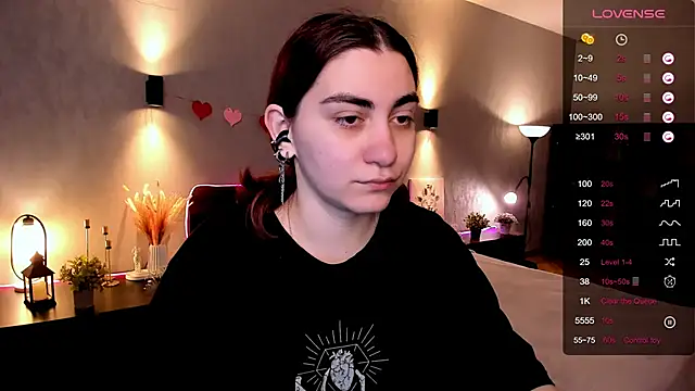 hannacheekss  online show from 2, 10, 2025