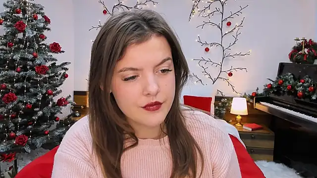 Snapshot of showmeparadise chatting on 18, 12, 2024 showmeparadise online show from 18, 12, 2024