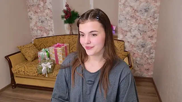 Snapshot of showmeparadise chatting on 13, 12, 2025 showmeparadise online show from 13, 12, 2025