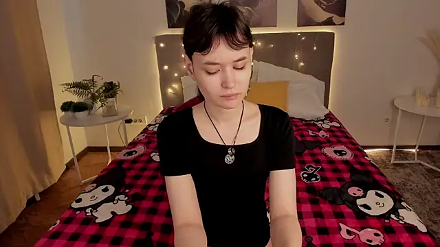 Emily Strikeee online show from 26, 4, 2026