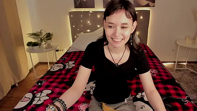 Emily Strikeee online show from 27, 4, 2026