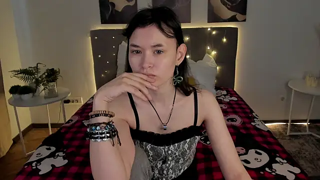 Emily Strikeee online show from 29, 4, 2026