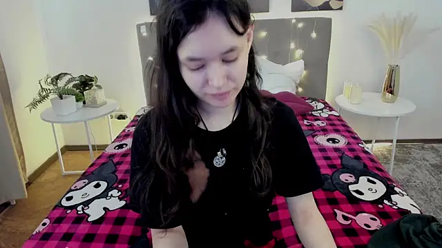 Snapshot of Emily_Strikeee chatting on 25, 5, 2026 Emily Strikeee online show from 25, 5, 2026