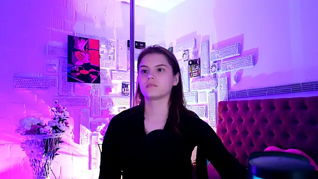 EvaThopson online show from 13, 2, 2025