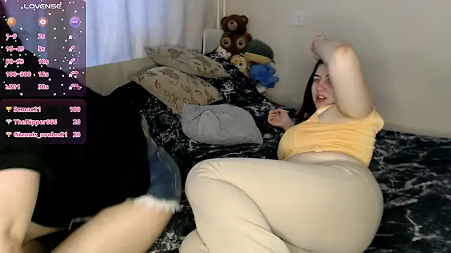 Snapshot of BettyandRich_ chatting on 23, 3, 2025 BettyandRich online show from 23, 3, 2025